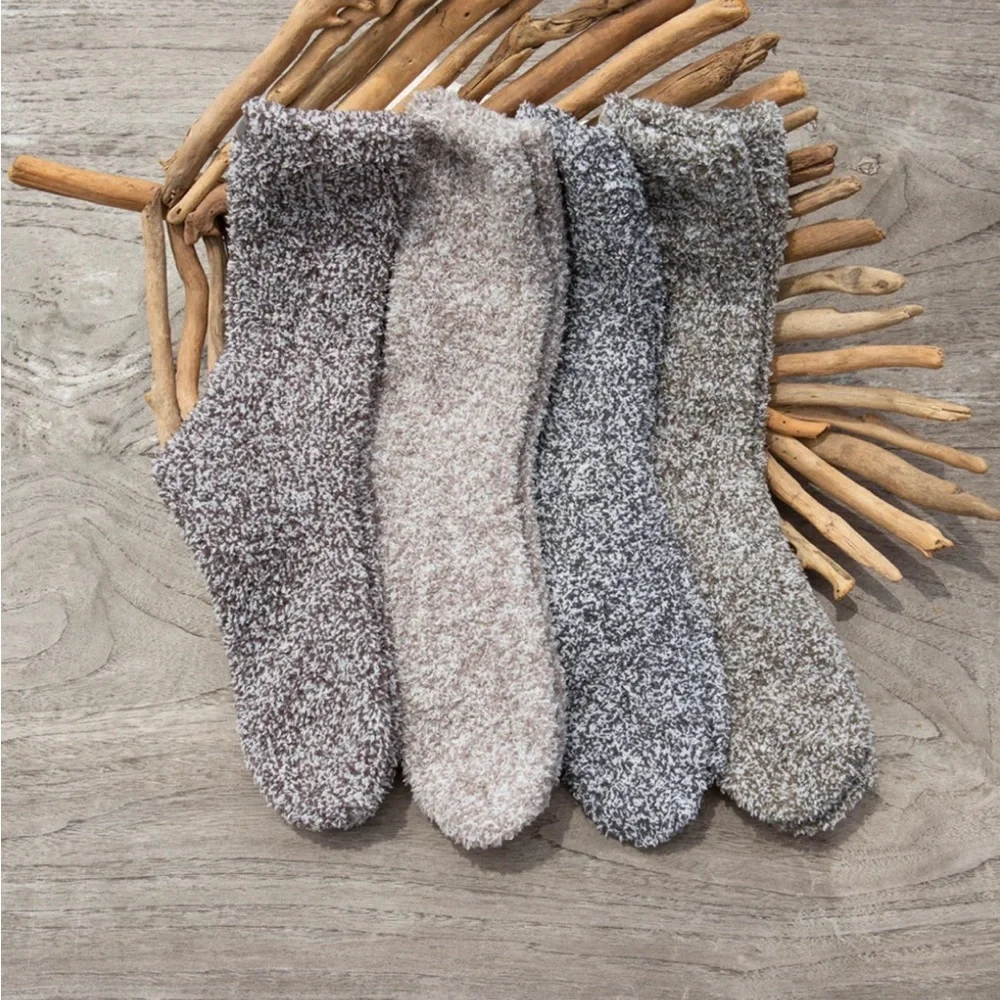 NWT Barefoot Dreams CozyChic men’s socks- heathered slate blue/white